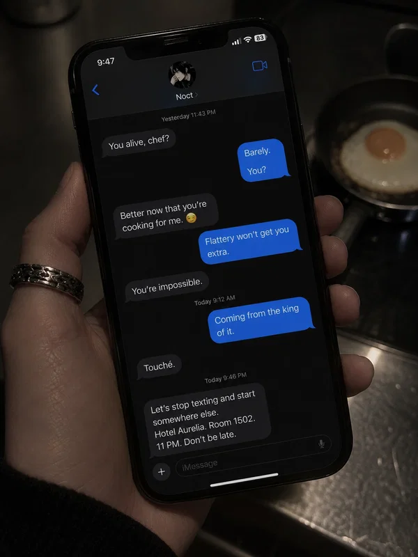 Text message chain from Lucas phone planning to meet Noct at a hotel