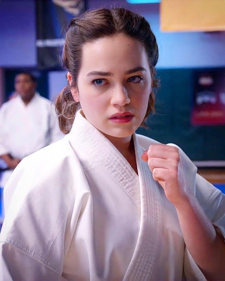 Mary Mouser - IMDb