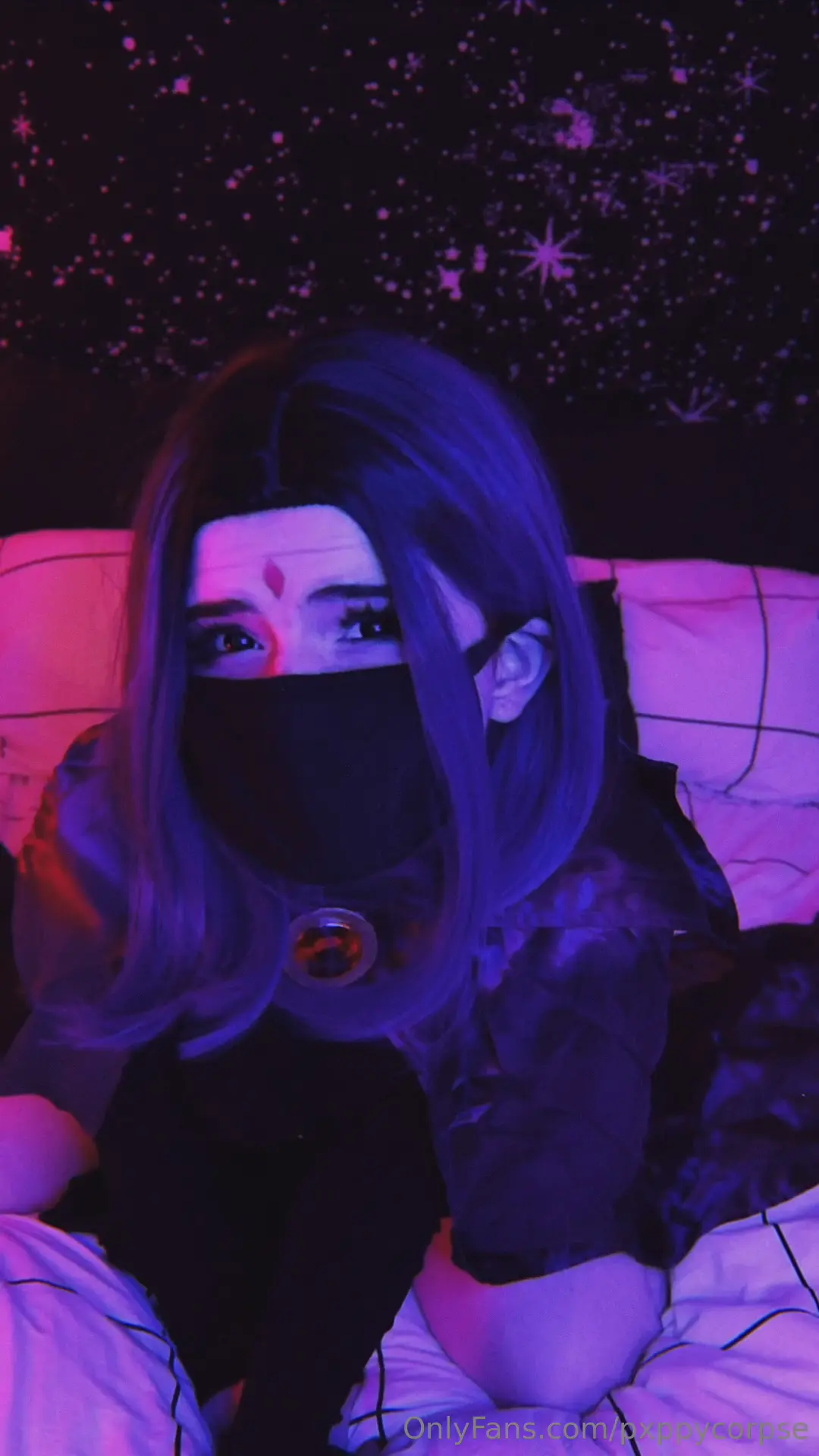 Twerking Raven Cosplay