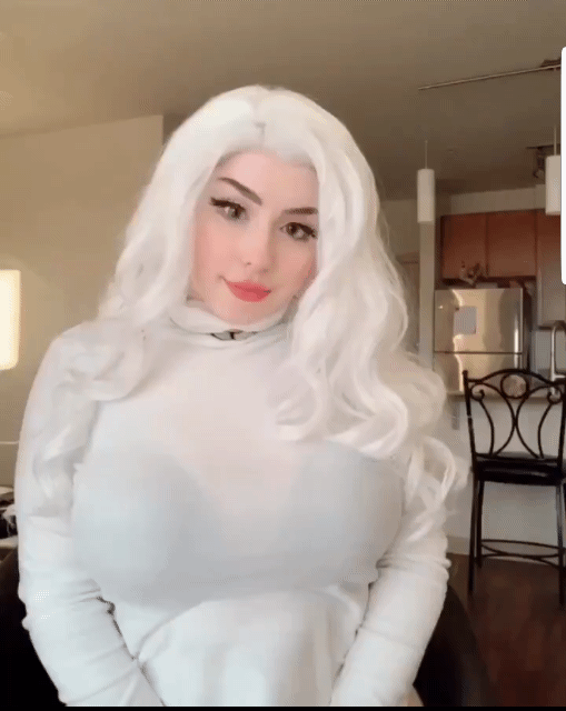 Tits shaking