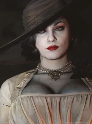 Lady Dimitrescu Futa version